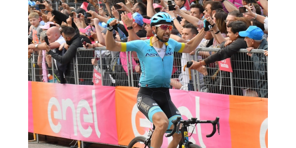 De vijftiende etappe van de Giro d'Italia: situatie van Roglic is niet goed