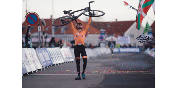 De voordelen van Mathieu van der Poel zijn te vinden in zowel zijn vader als grootvader De voordelen van Mathieu van der Poel zijn te vinden in zowel zijn vader als grootvader