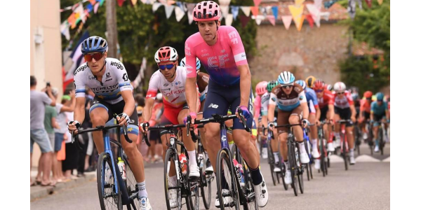 Eerste overwinning van Simon Yates in de Tour de France Eerste overwinning van Simon Yates in de Tour de France