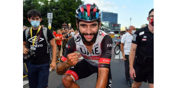 Fernando Gaviria, die net de groene trui won in de Ronde van Oman, is weer besmet met de nieuwe kroon Fernando Gaviria, die net de groene trui won in de Ronde van Oman, is weer besmet met de nieuwe kroon