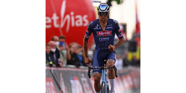 Mathieu van der Poel keert terug naar sprint om te winnen Mathieu van der Poel keert terug naar sprint om te winnen