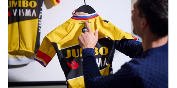 Primož Roglič's speciale nieuwe teamuniform Primož Roglič's speciale nieuwe teamuniform