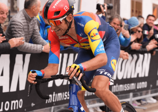 Giro d'Italia etappe 15: Carlos Verona wint solo