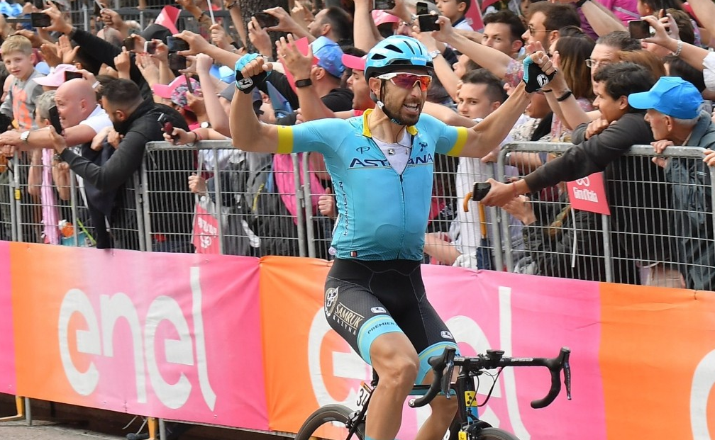 De vijftiende etappe van de Giro d'Italia: situatie van Roglic is niet goed